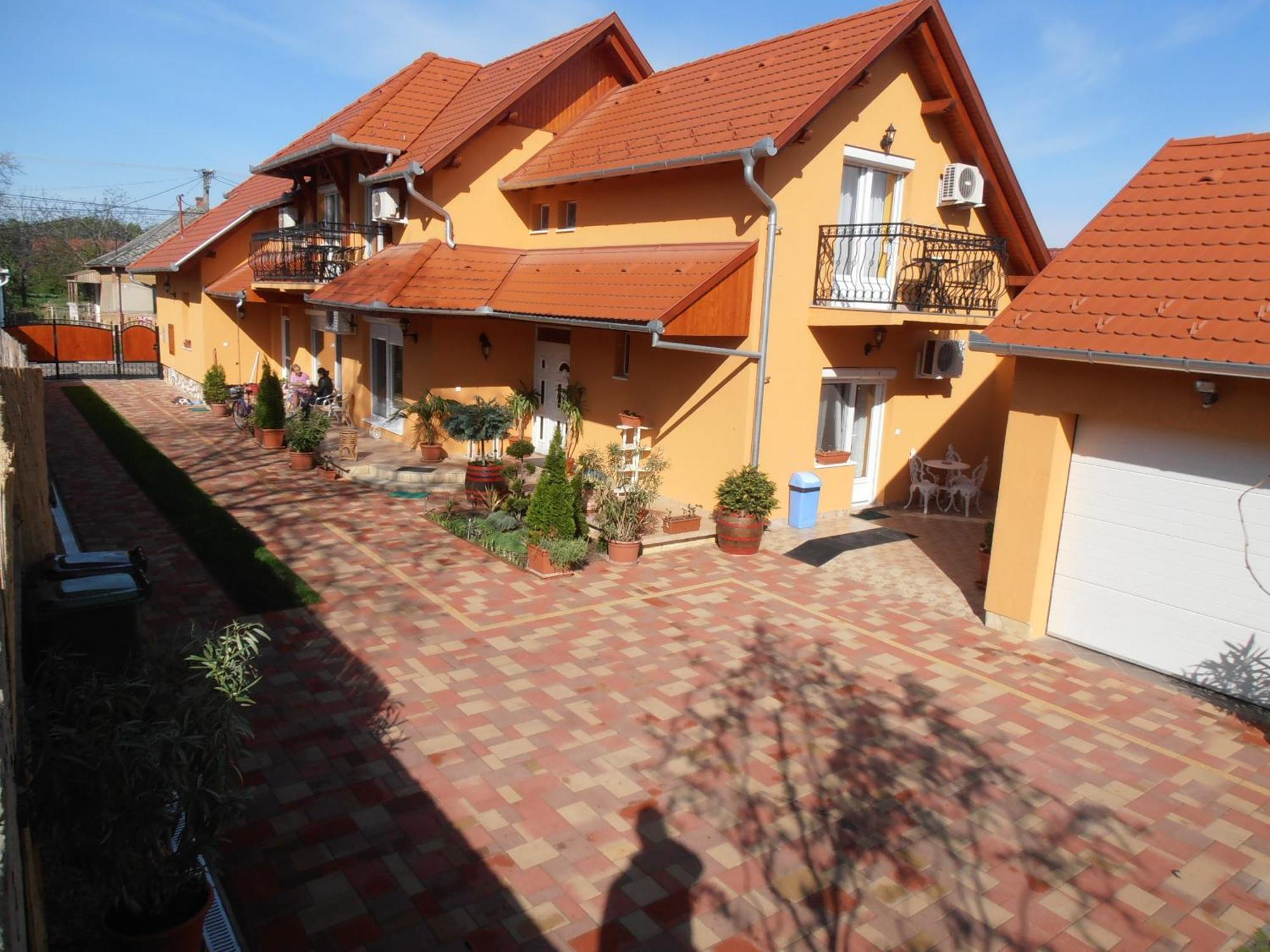 Gal Apartmanhaz Гаркань Екстер'єр фото