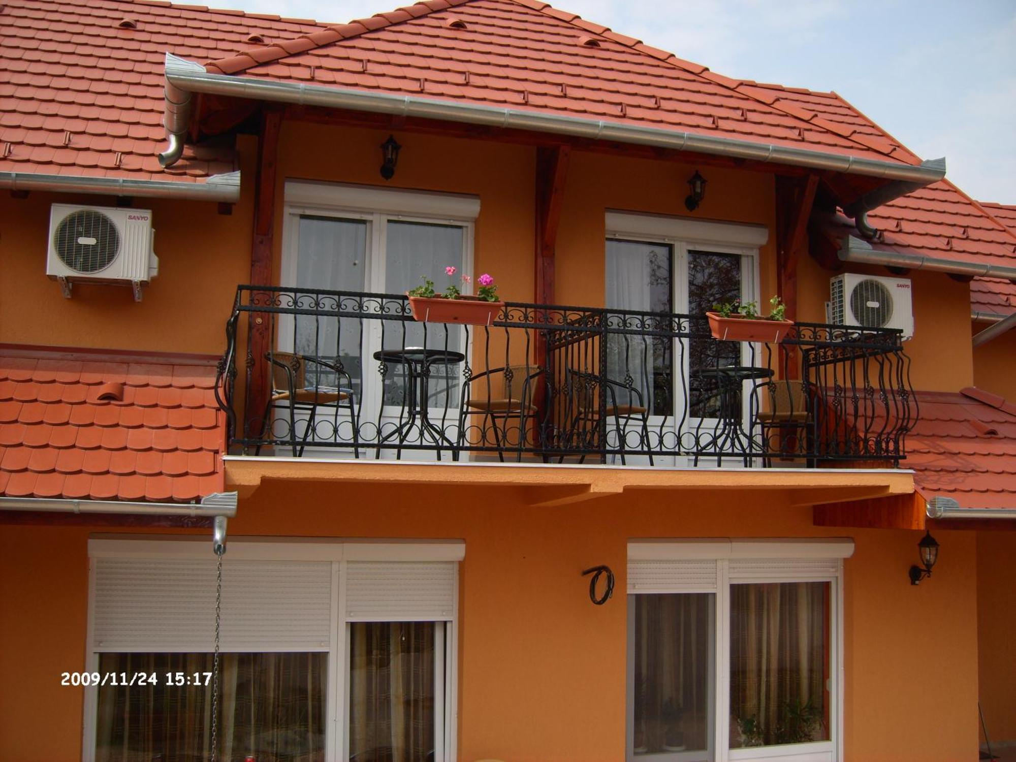 Gal Apartmanhaz Гаркань Екстер'єр фото