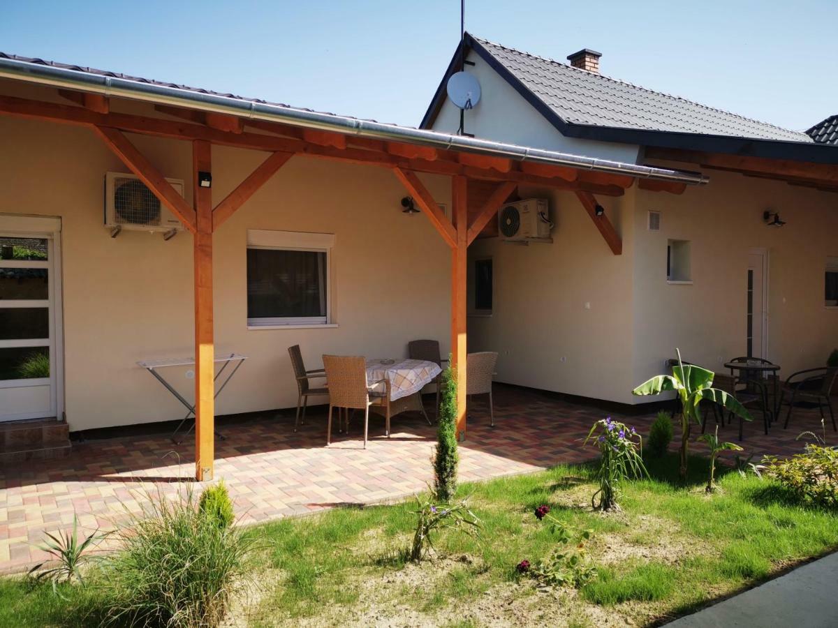 Gal Apartmanhaz Гаркань Екстер'єр фото